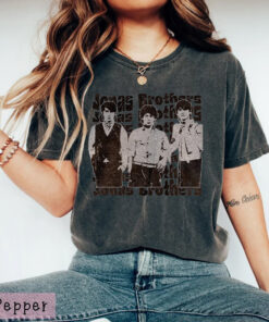 Retro Jonas brothers five albums one night Shirt, y2k Jonas Brother shirt, Nick Joe Kevin Jonas Tshirt, Jonas brother tour 2023