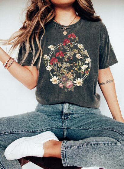 Comfort Colors Flower Shirt, Aesthetic Wild Flower Shirt, Flower T-shirt