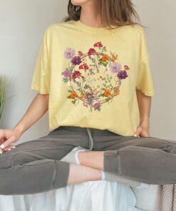 Comfort Colors Flower Shirt, Aesthetic Wild Flower Shirt, Flower T-shirt