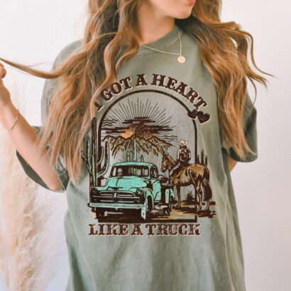 Lainey Wilson I Got A Heart Like A Truck Tour 2023 T-Shirt, Lainey Wilson Country Music Tour 2023