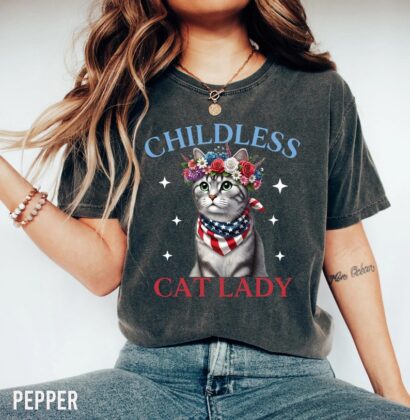 Childless Cat Lady For Kamala, Childless Cat Ladies Is Voting, Coconut Tree, Vote Blue Shirt, 2024 Election Shirts,