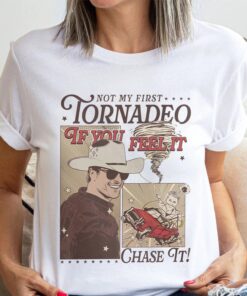 If You Feel It chase It Glen Powell Shirt, Tyler Owens Twisters Shirt, Glen Powell Homage Shirt, Twisters Movie Tshirt, Glen Powell T-shirt