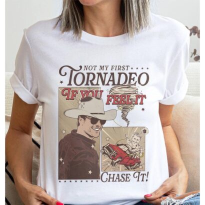 If You Feel It chase It Glen Powell Shirt, Tyler Owens Twisters Shirt, Glen Powell Homage Shirt, Twisters Movie Tshirt, Glen Powell T-shirt