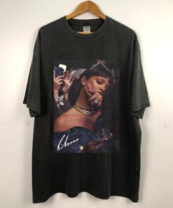 Rihanna Hip Hop Badgal T-shirt , Vintage 90's Rihanna T-shirt