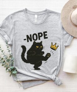 No Kings in America Black Cat Shirt, No Kings Shirt, Funny Political Meme T-Shirt, Patriotic Shirt, Lady Liberty Shirt, Social Justice Shirt