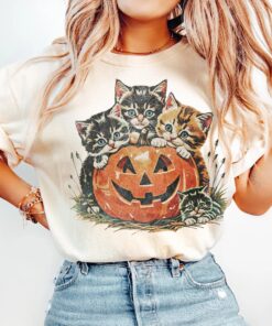 Vintage 90s Cat Halloween T-Shirt, Retro Halloween Shirt, Spooky Season Tee