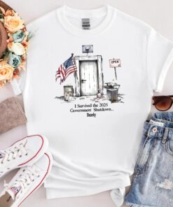 Funny 2025 Government Shutdown Survivor T-Shirt, Federal Worker Gift USA, Shutdown Shirt, Meme Tee, Sarcastic Saying, Trendy Top