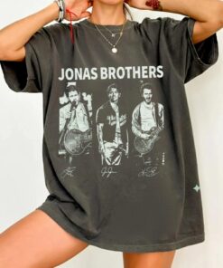 20th Anniversary Jonas Brothers T-Shirt, Living The Dream Tour 2025 Fan Tee, I Love Hot Dads Shirt, The Album Concert Gift, Gift For Fan