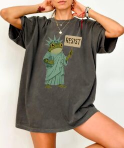 Portland Frog Shirt, Comfort Colors Lady Liberty Frog Resist Tee, Due Process, Anti Maga Tee, Activist T-shirt, Anti Trump Shirt