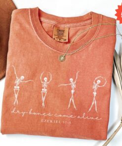 Ezekiel 37 Dry Bones Come Alive Shirt - Skeleton Dancing T-Shirt - Christian Halloween Shirt - Retro Fall Bible Verse Tee