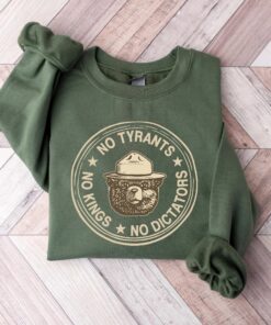 No Kings No Tyrants No Dictators Sweatshirt, Unisex Anti-Fascism T-Shirt, Anti Fascism Bear Shirt, Anti Trump Tee, Activist Protest Top