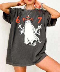 Vintage Halloween 67 Six Seven Comfort Colors T-Shirt, Spooky Ghost Graphic Shirt, Y2K Halloween Women's Shirt