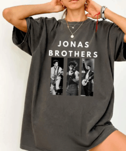 Vintage 20th Anniversary Of Jonas Brothers T-Shirt, Living The Dream Tour 2025 Shirt, Fan Merchandise Top, Retro Concert Tee, Joe Jonas Shirt