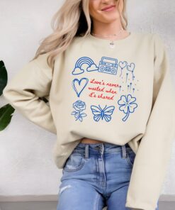 Love’s Never Wasted Sweatshirt, Soulful Shirt, Trendy Shirt For Best Friend, The Art Of Loving Album, Olivia Dean Lyric, Retro T-Shirt