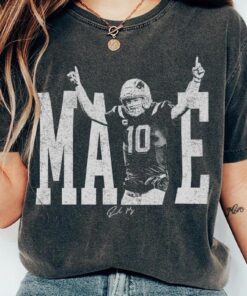 Vintage Drake Maye 10 New England T-Shirt, Patriots Football Fan Hoodie, Patriots Sweatshirt, Game Day Outfit, Gift for Fans