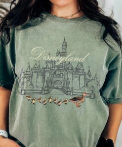Disneyland Castle Chick T-Shirt, Trending Unisex Tee, Disneyland Trip Shirt 2026