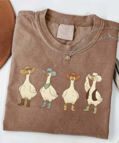 Western Goose Shirt, Cowboy Hat Graphic Tee, Funny Wild West Animal Top, Rodeo Southern Tshirt